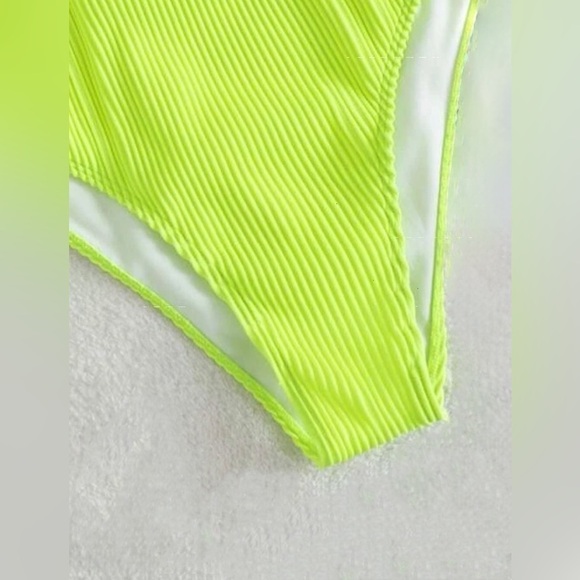 Lime Lush Sexy Cut-out Chain Decor One Piece Swimsuit Monokini. - Picture 4 of 5